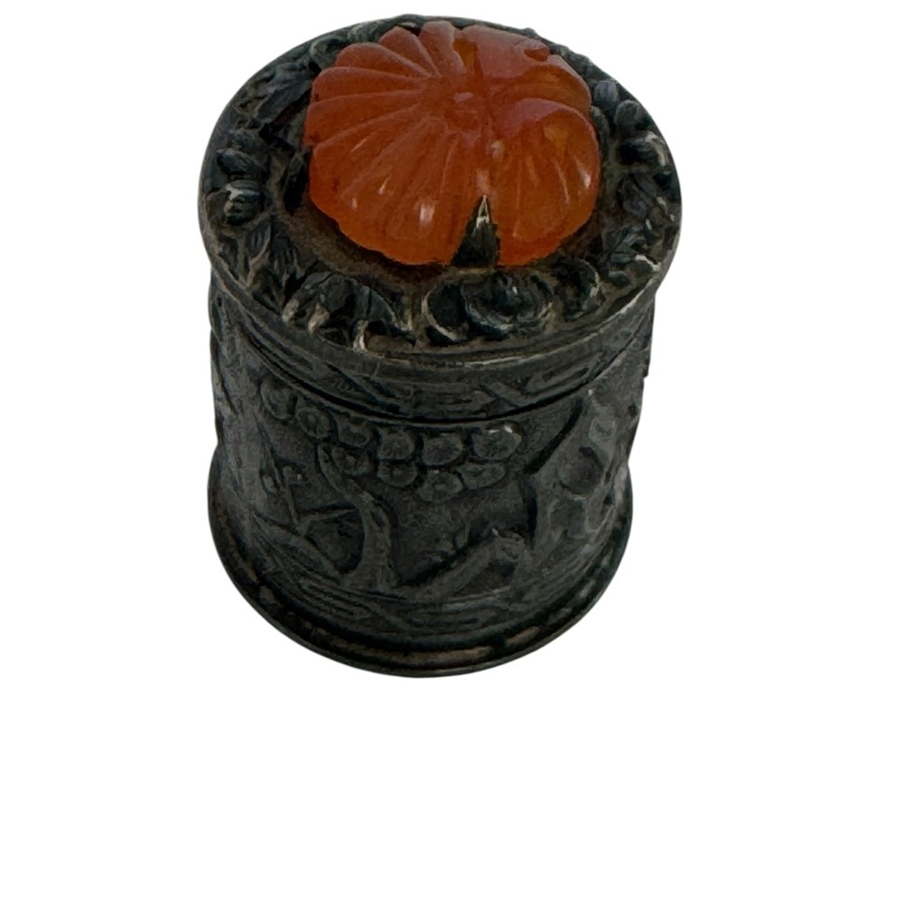 Vintage Chinese Silver Thimble Holder with Carved Carnelian Top - Picture 3 of 10